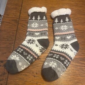 Cozy Sherpa-Lined Women's Crew Socks - Gray, White & Pink